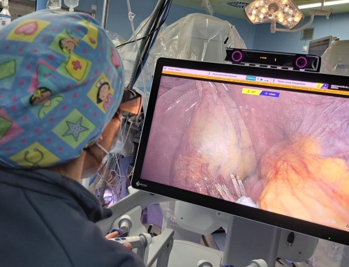 El Hospital de La Ribera realiza su primera intervención de cirugía digestiva con el robot Hugo de última generación